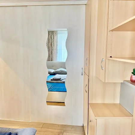 Lägenhet Stylish Near Airport & Train Station Schwechat