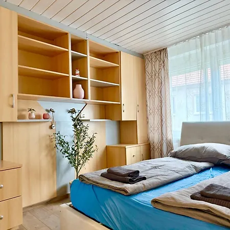 Stylish Near Airport & Train Station Apartman *