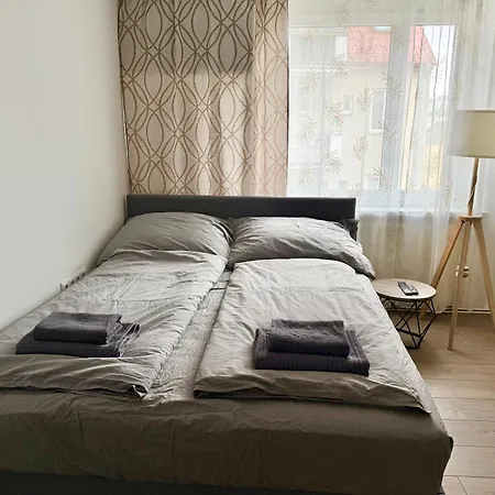 Stylish Near Airport & Train Station Apartman Schwechat