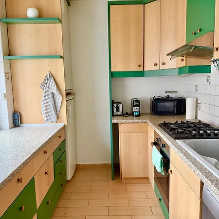 Apartman Stylish Near Airport & Train Station *
