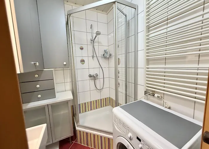 Lägenhet Stylish Near Airport & Train Station *