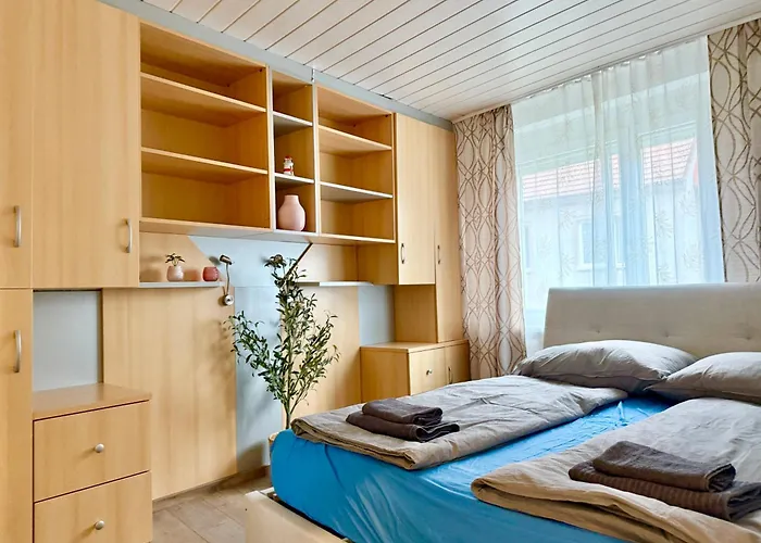 Stylish Near Airport & Train Station Lägenhet *