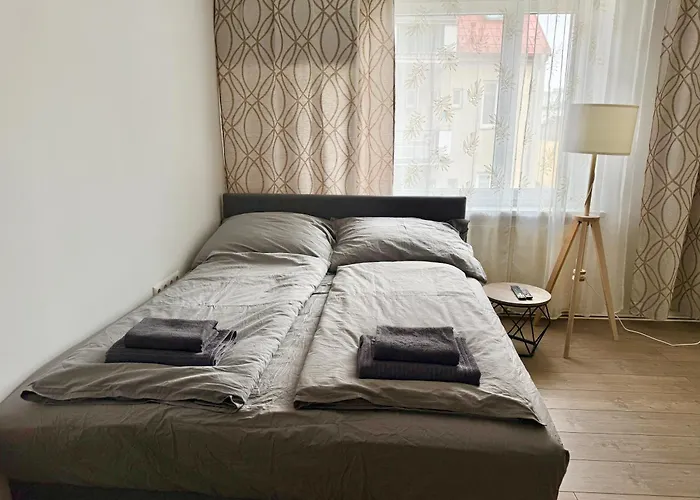 Stylish Near Airport & Train Station Lägenhet Schwechat